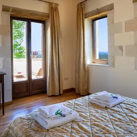 Villa Erontas - Private Heated Jacuzzi
