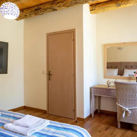 Erontas - Private Heated Jacuzzi *